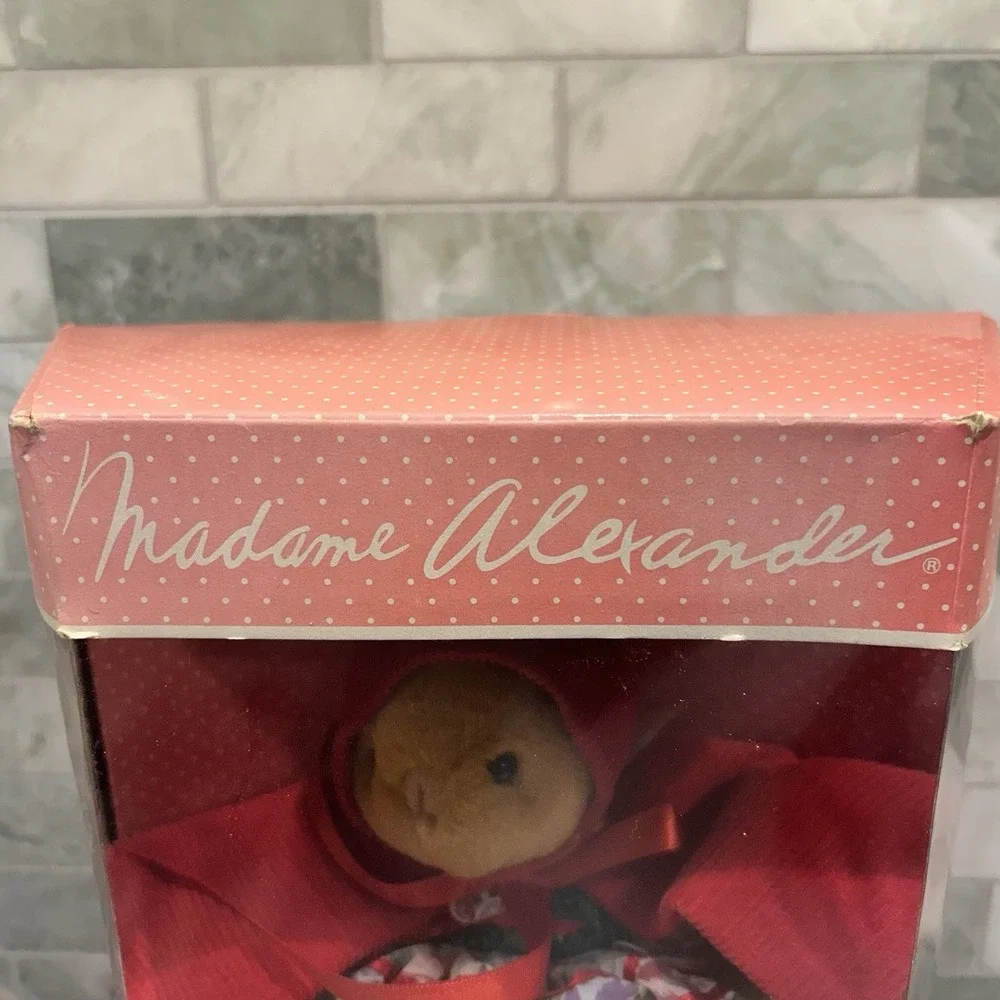 New In Box Madame Alexander The Well Dressed Bears -Red Ridding Hood